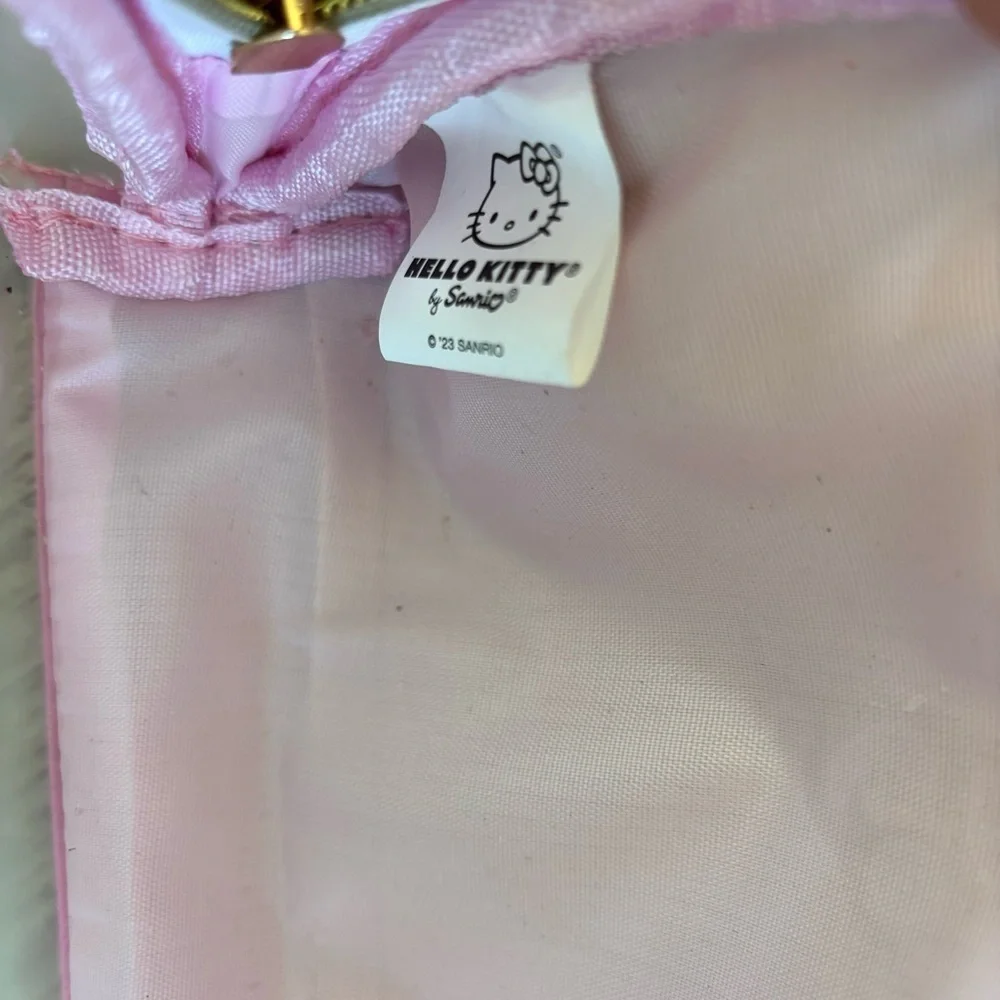 Hello Kitty Cremé Makeup‎ Bag